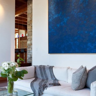 Синя всекидневна със снимка