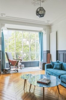 Синя всекидневна в апартамента