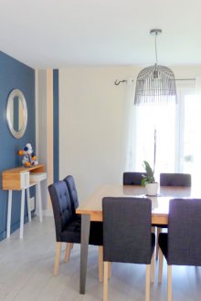 Синя всекидневна с преграда