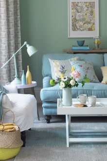 Синя всекидневна с цветя на Прованс Синя всекидневна с цветя на Прованс