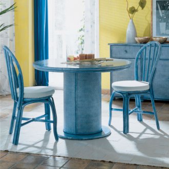 Синя маса в хола