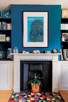 Ярко синя всекидневна