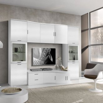 Стената в хола е бяла