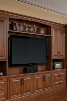 Класическа стена в хола