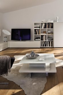 Ъглов зид в хола