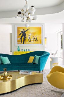 Тюркоазен диван в хола