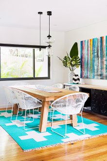 Тюркоазен килим в хола