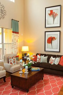 Тюркоазени завеси в хола