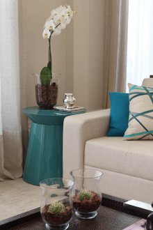 Тюркоазена масичка за кафе в хола