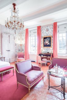 Kanopi di atas katil klasik