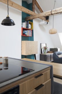 Преграда с греди между кухнята и хола