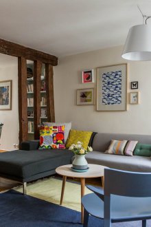 Преграда между кухнята и хола, изработена от дърво