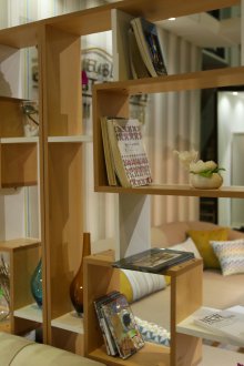 Преградна стена между кухнята и хола