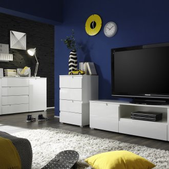 Гардероб в интериора на хола