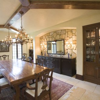 Гардероб в стая за рисуване в ниша