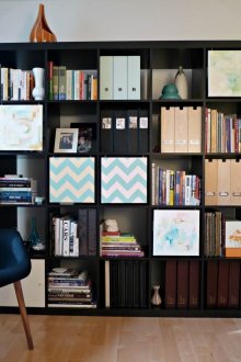 Модерният шкаф в хола е модерен