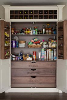 Вграден гардероб в хола