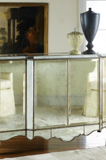 Тухлата в хола е огледална