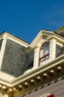 Покрив с таванско помещение и декор