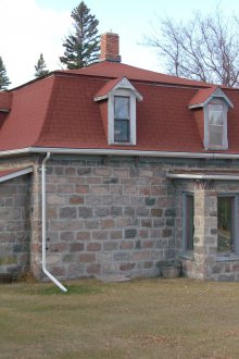 Покрив с таванско червено