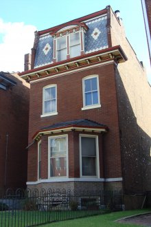 Покрив с тавански и керемиден модел