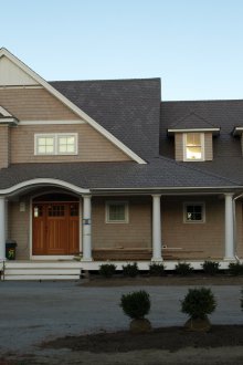 Покрив с таванско помещение и веранда