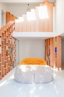 Рафтове за хол за футуристичен стил