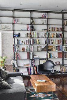 Стелажи за хол в индустриален стил