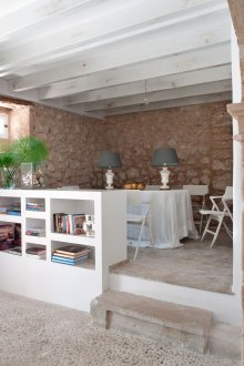 Стелаж за стая за рисуване с ниша