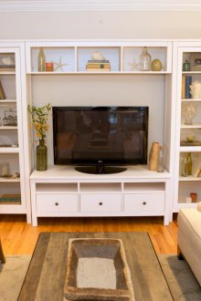 Стелаж в хола със стъкло