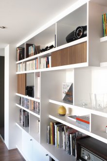 Вграден рафт за всекидневна