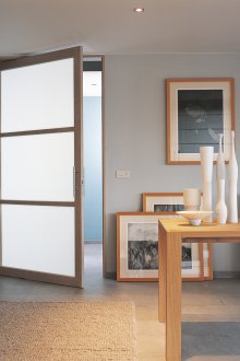 Вътрешна врата със стъкло дървена