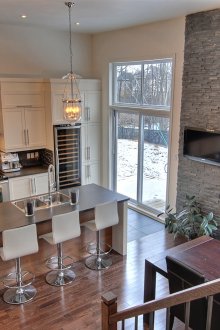 Стенна декорация с декоративен камък в къщата