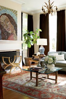 Комбинация от кафяви завеси в интериора