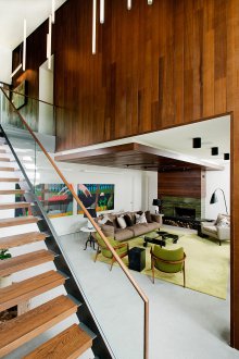 Комбинацията от кафяво и зелено в интериора