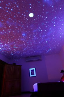 Светещи тапети на тавана
