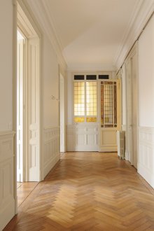 Класически панелни стени за коридор