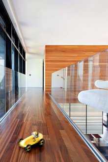 Стенни панели за коридора с дъски