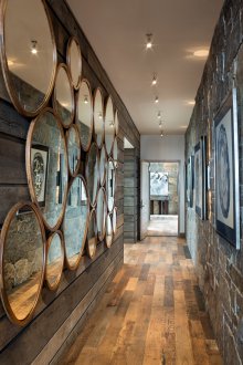 Стенни панели за коридорното огледало