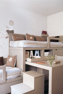 Design Kindergarten für drei Kinder mit Möbeln