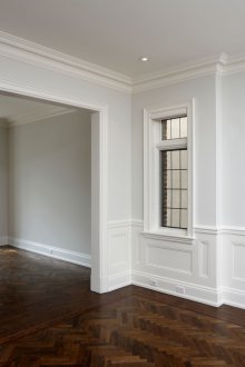 Бели корнизи в интериора