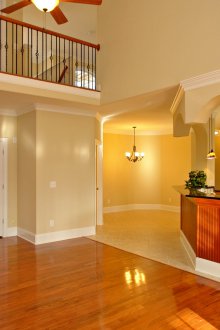 Корнизи във вътрешността на къщата