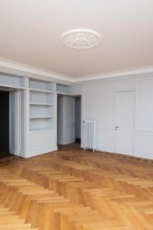 Сини корнизи в интериора