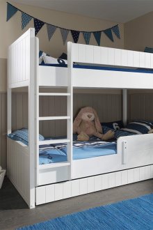 Детско легло от бяло двуетажно легло