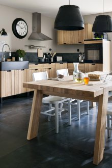 Дизайн на кухня 20 кв.м от масива