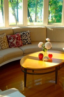 Кръгъл диван на верандата