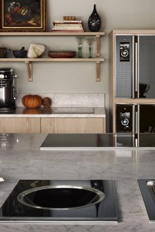 Дизайн на кухня 20 кв.м с рафтове