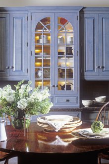 Рустикална синя кухня