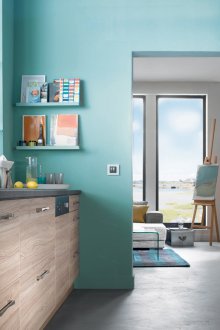 Синя боядисана кухня