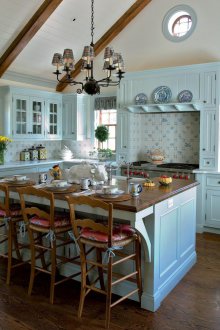 Плътно синя кухня